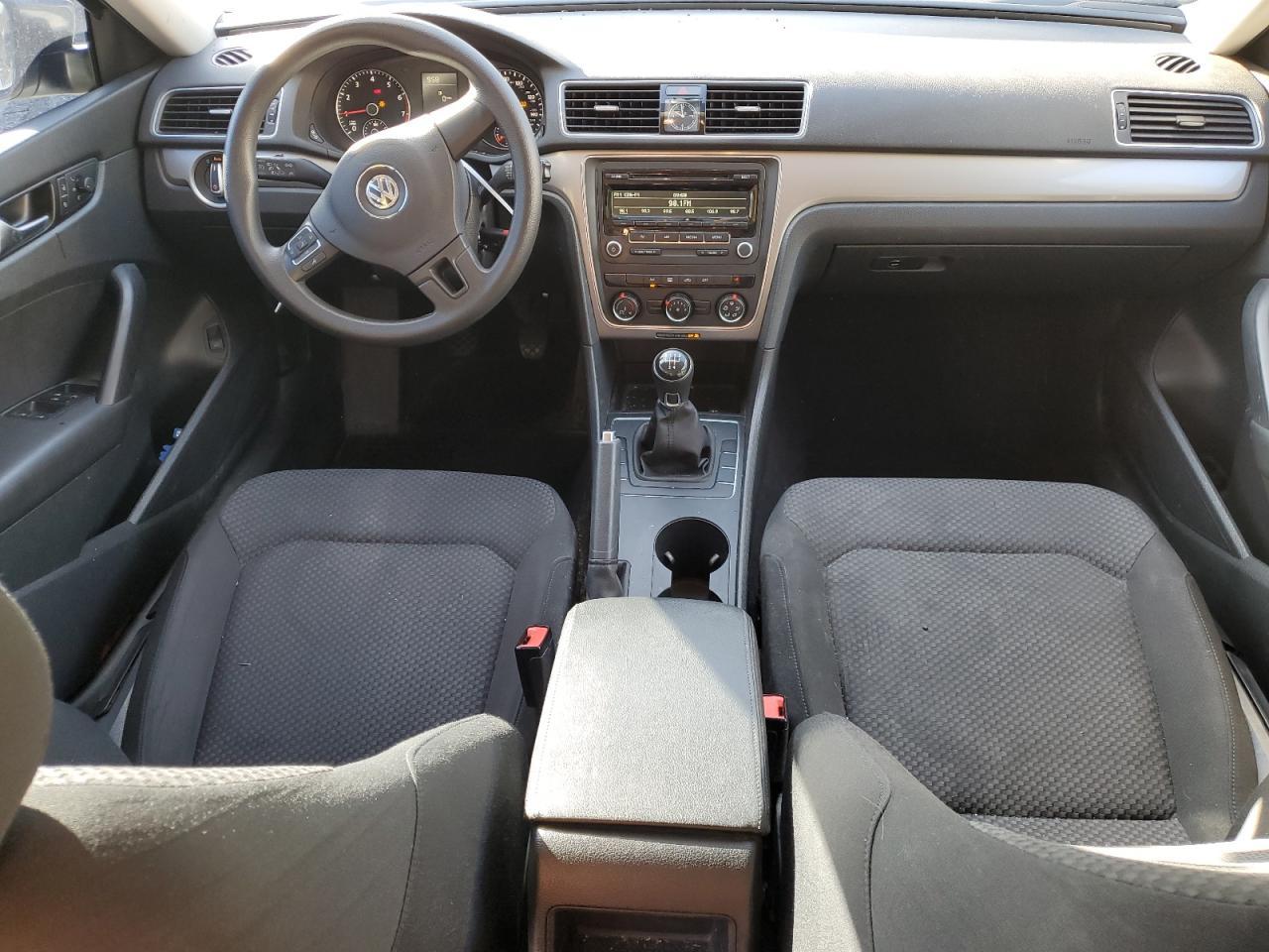 2015 VOLKSWAGEN Passat