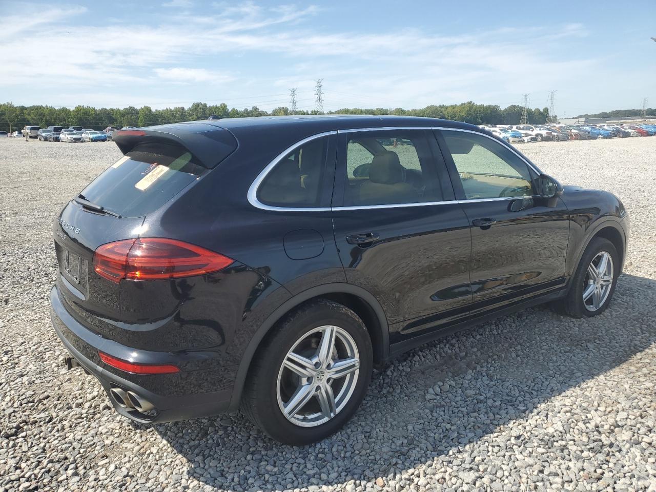 2015 PORSCHE CAYENNE