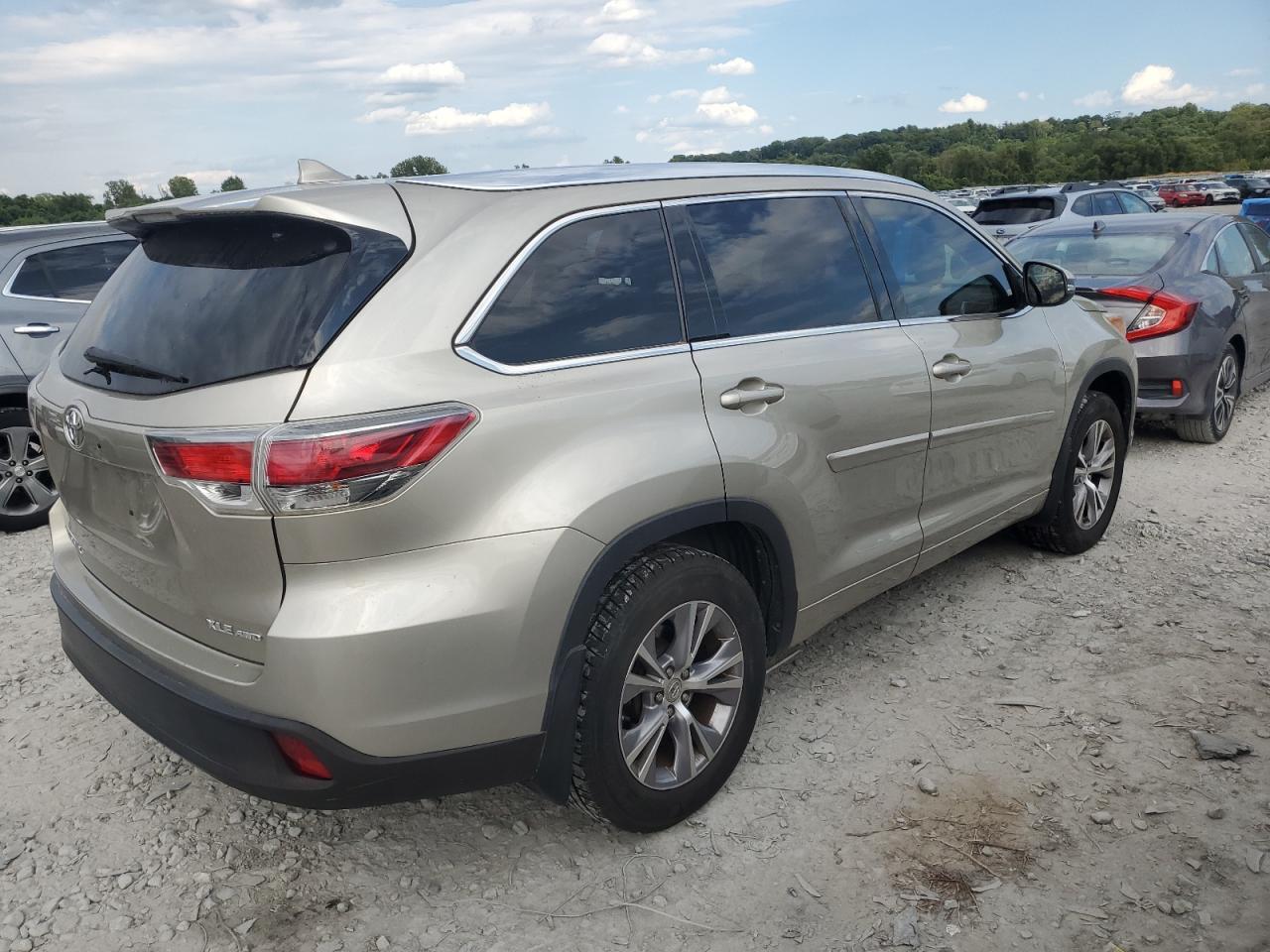 2015 TOYOTA HIGHLANDER