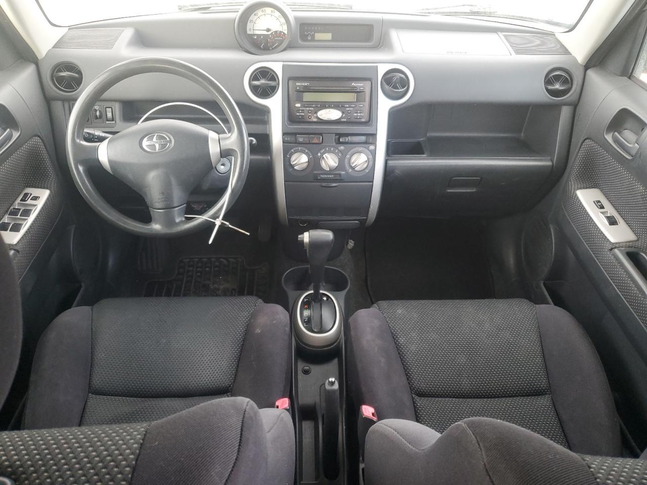 2005 TOYOTA SCION