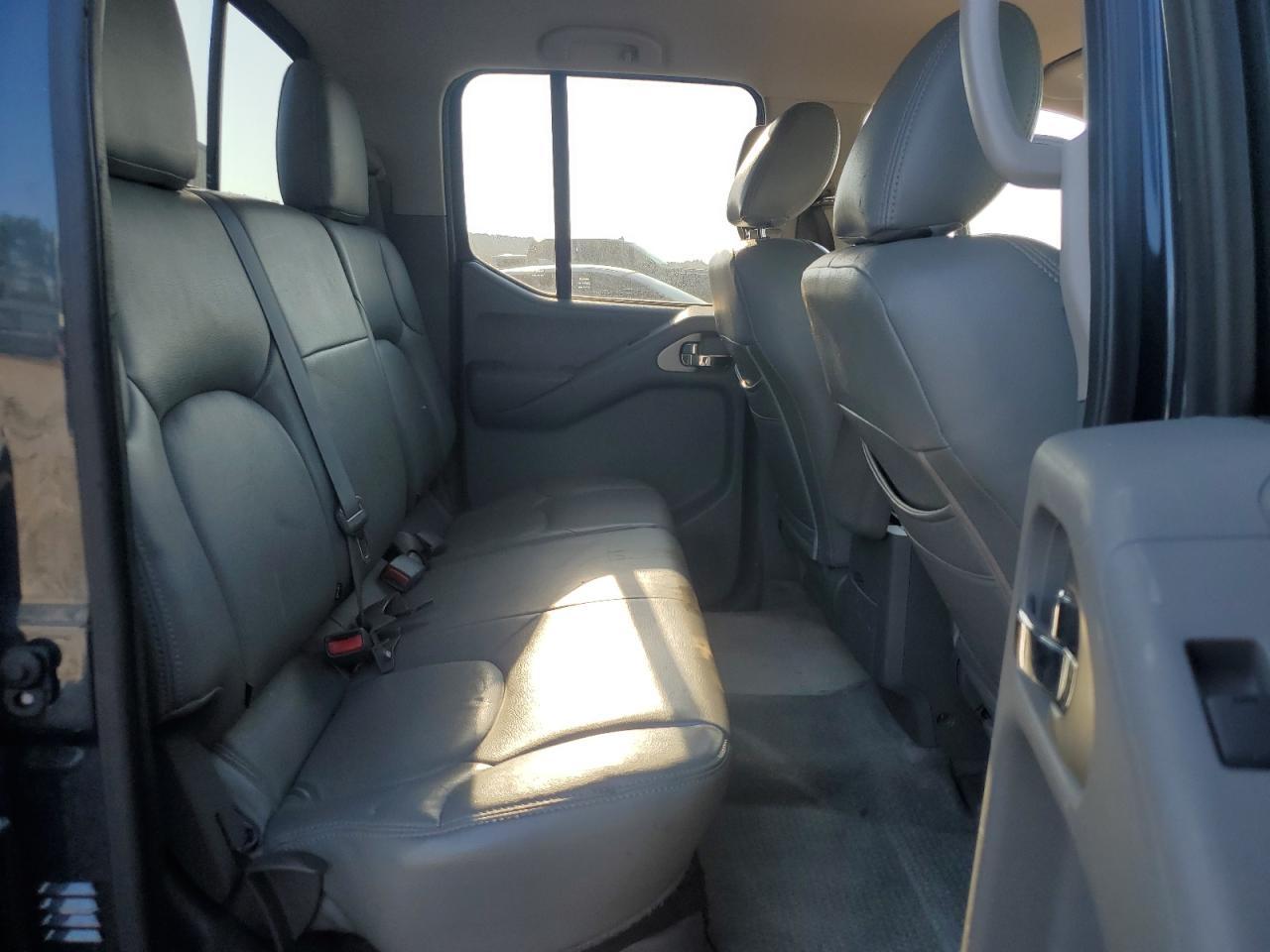 2016 NISSAN Frontier