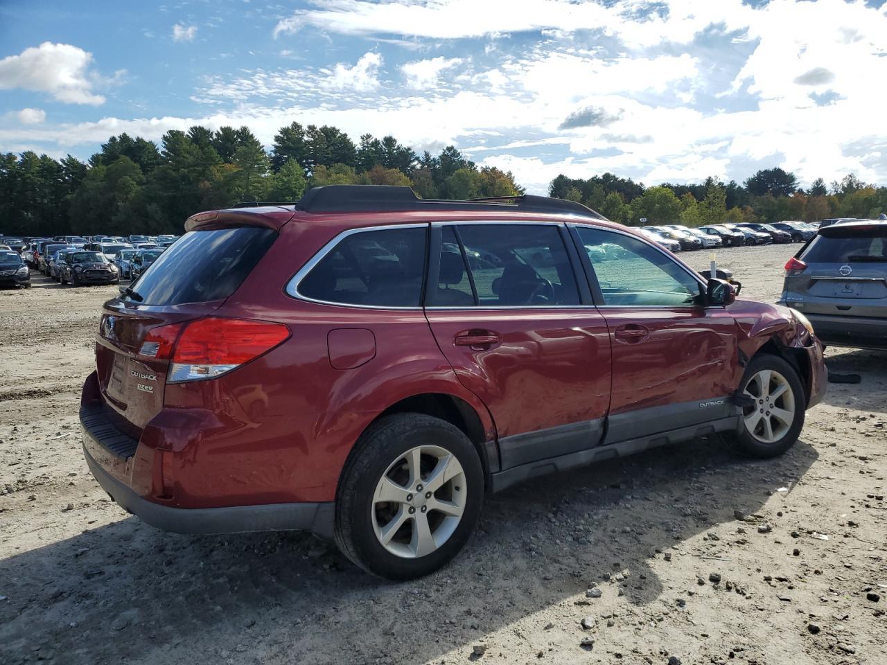 2013 SUBARU Outback