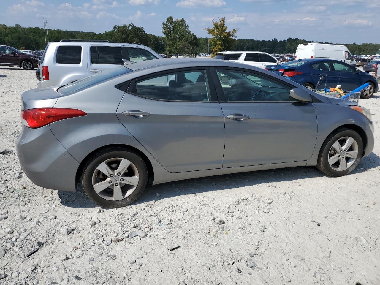 2011 HYUNDAI ELANTRA