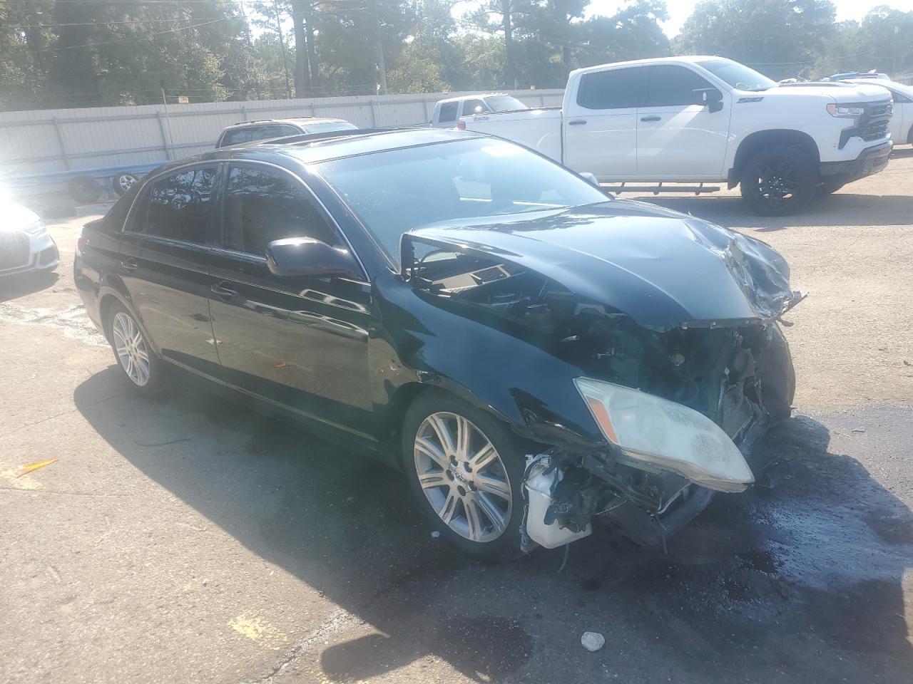 2005 TOYOTA Avalon