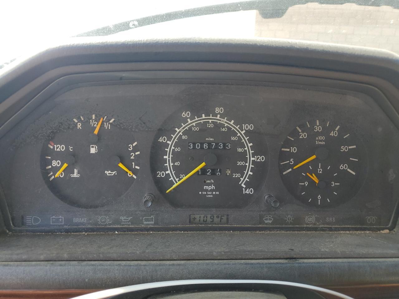 1995 MERCEDES-BENZ E-Class