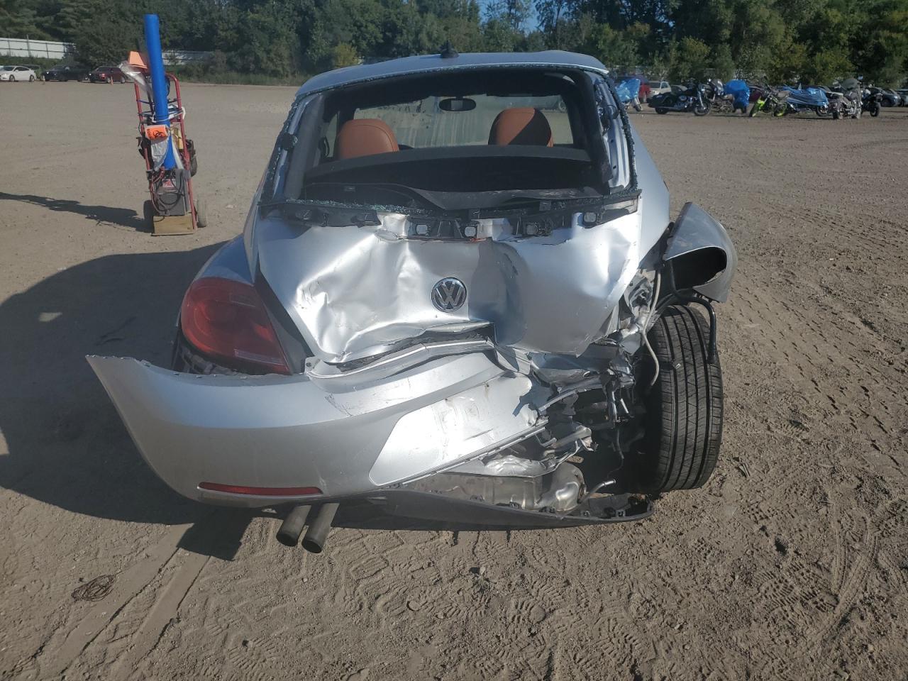 2015 VOLKSWAGEN Beetle