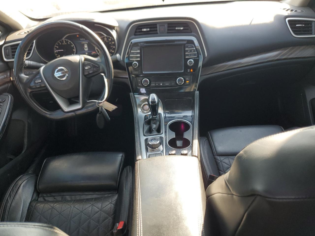 2017 NISSAN Maxima