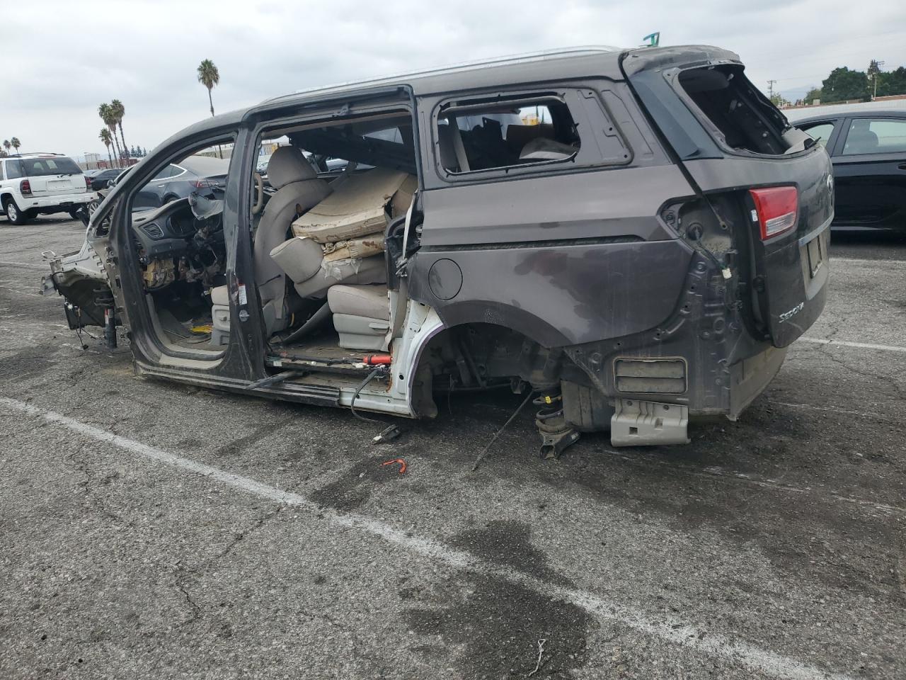 2016 KIA SEDONA