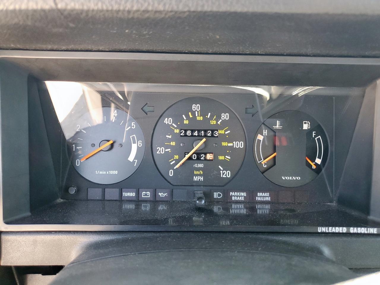 1984 VOLVO 242