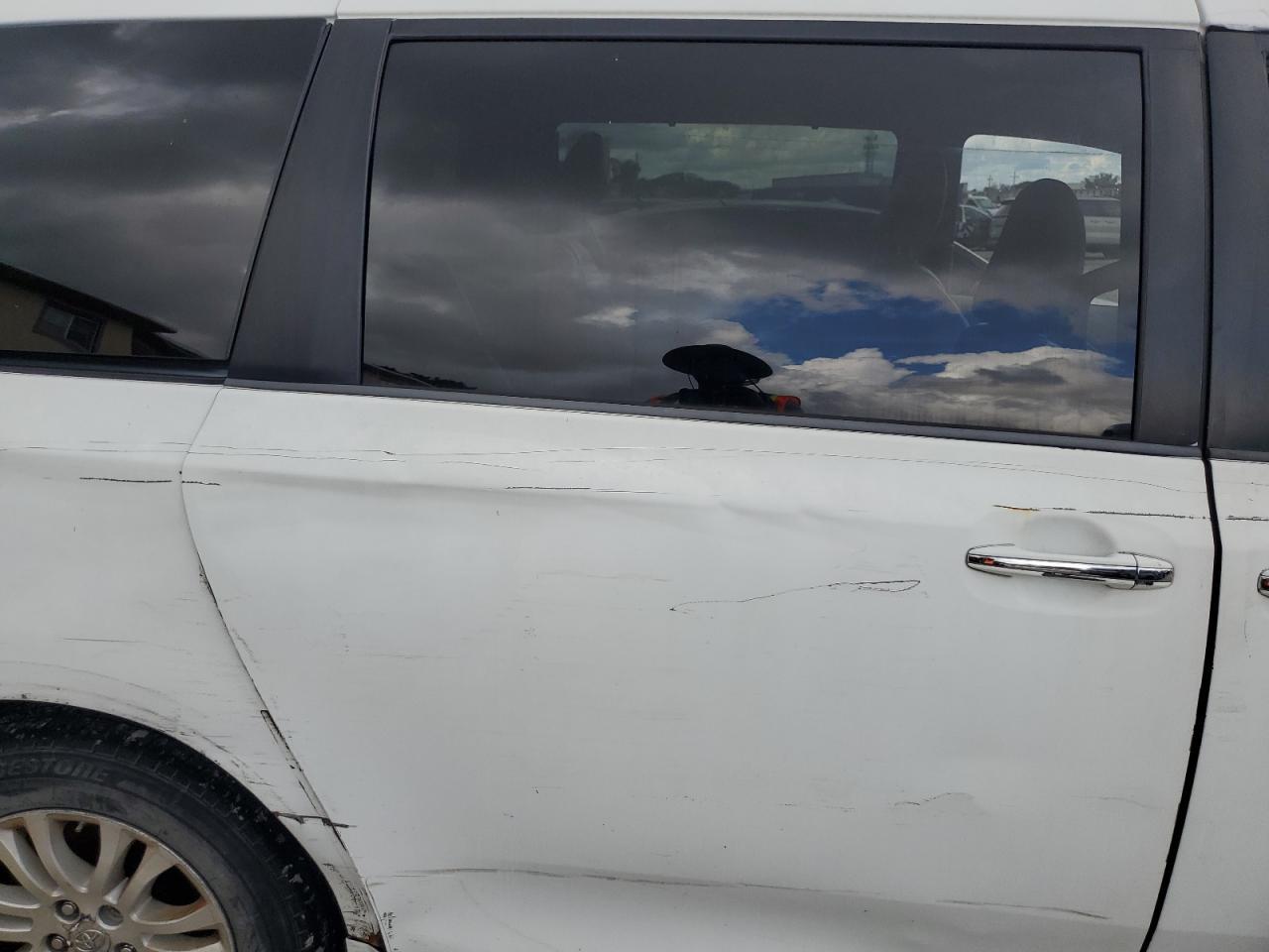 2014 TOYOTA SIENNA