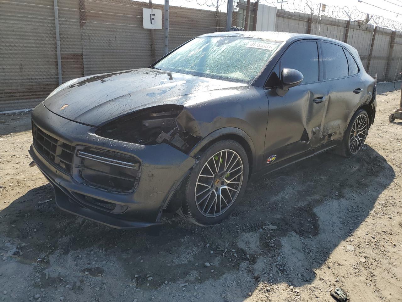 2019 PORSCHE CAYENNE