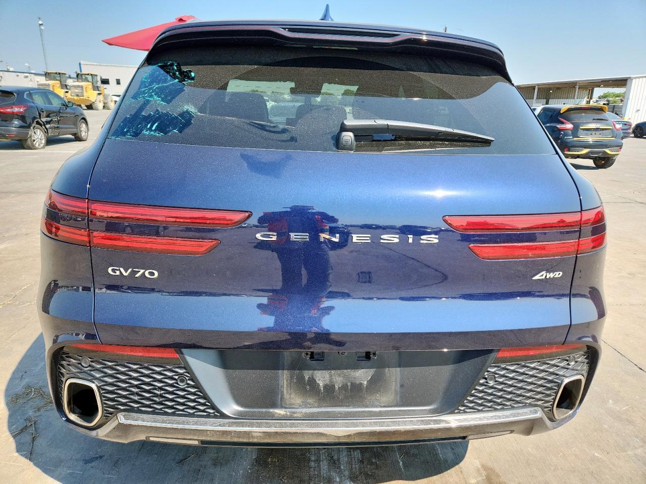 2025 GENESIS GV70