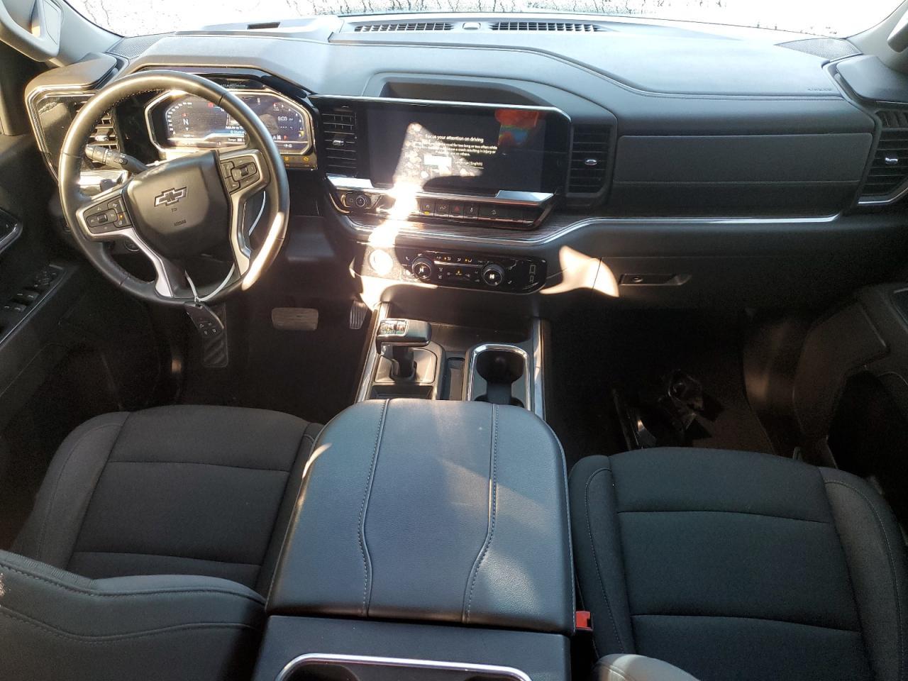 2024 CHEVROLET Silverado