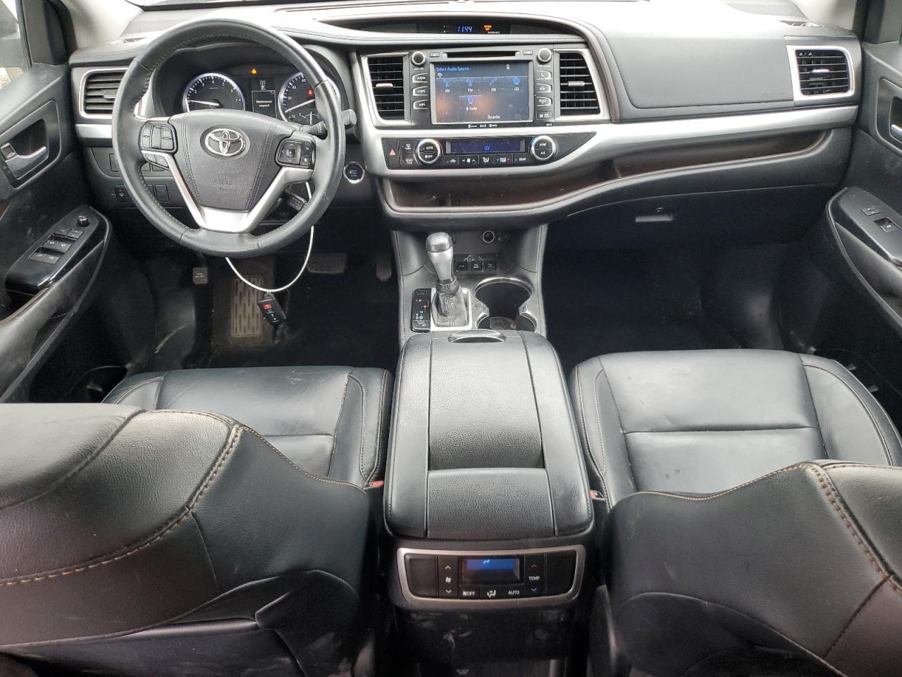 2016 TOYOTA HIGHLANDER