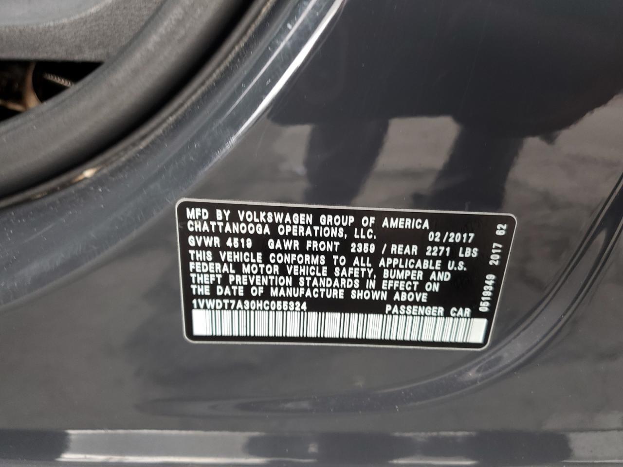 2017 VOLKSWAGEN Passat