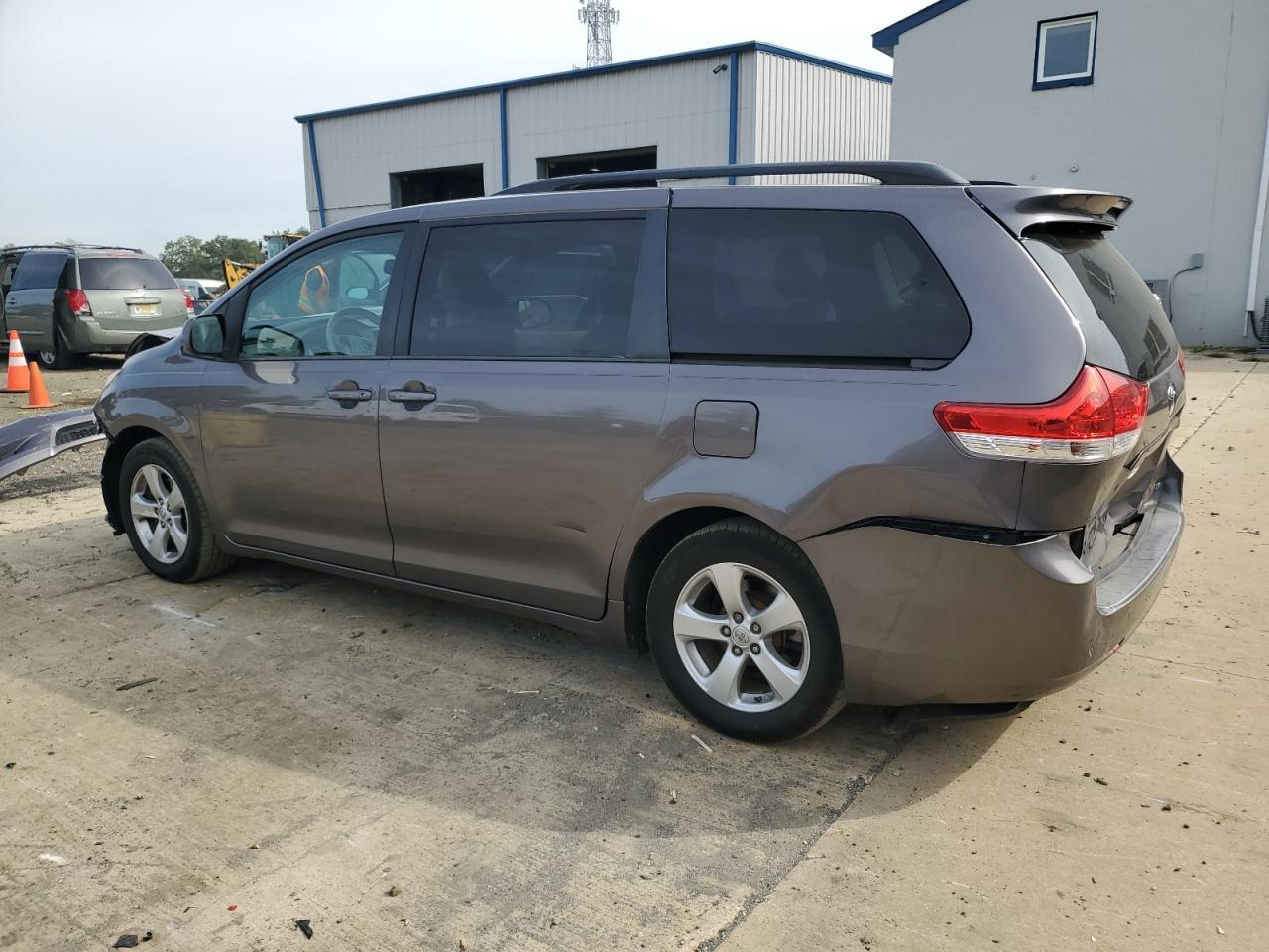2014 TOYOTA SIENNA