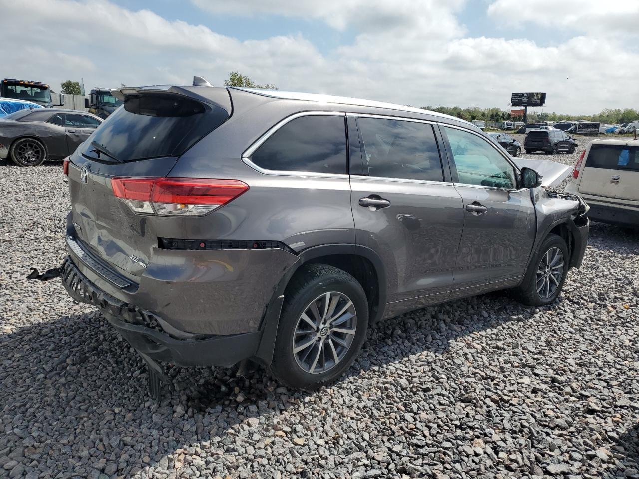 2018 TOYOTA HIGHLANDER