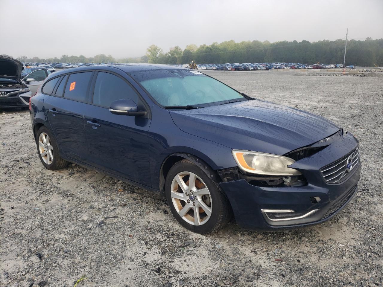 2015 VOLVO V60