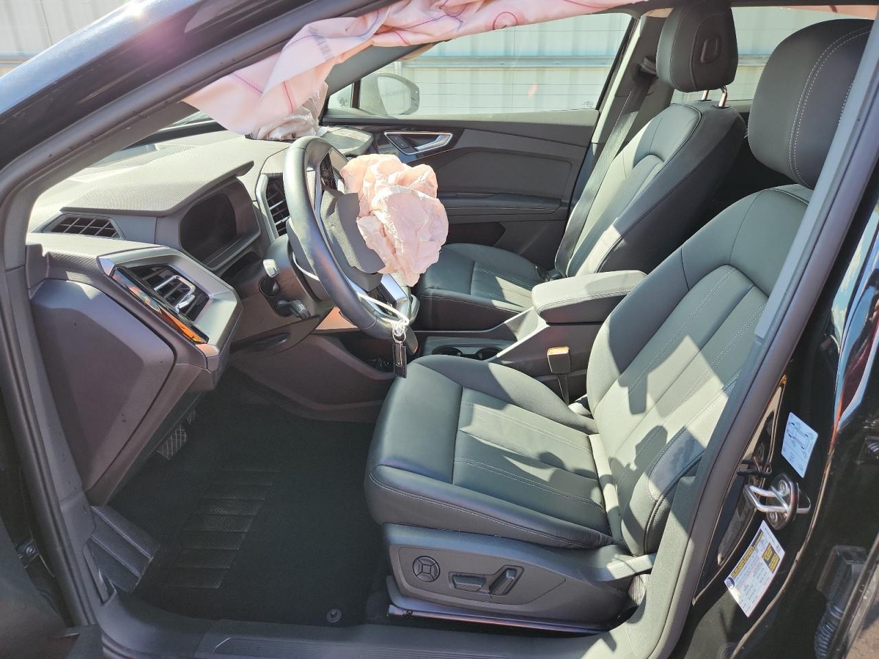 2024 AUDI Q4 e-tron