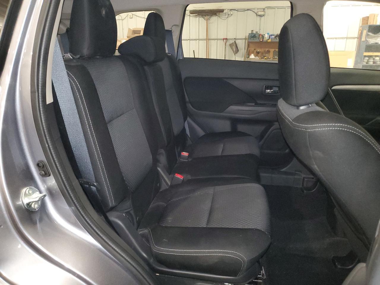 2016 MITSUBISHI outlander