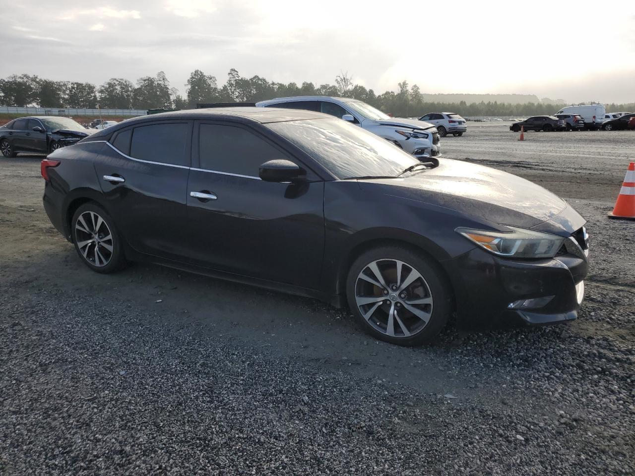2016 NISSAN Maxima