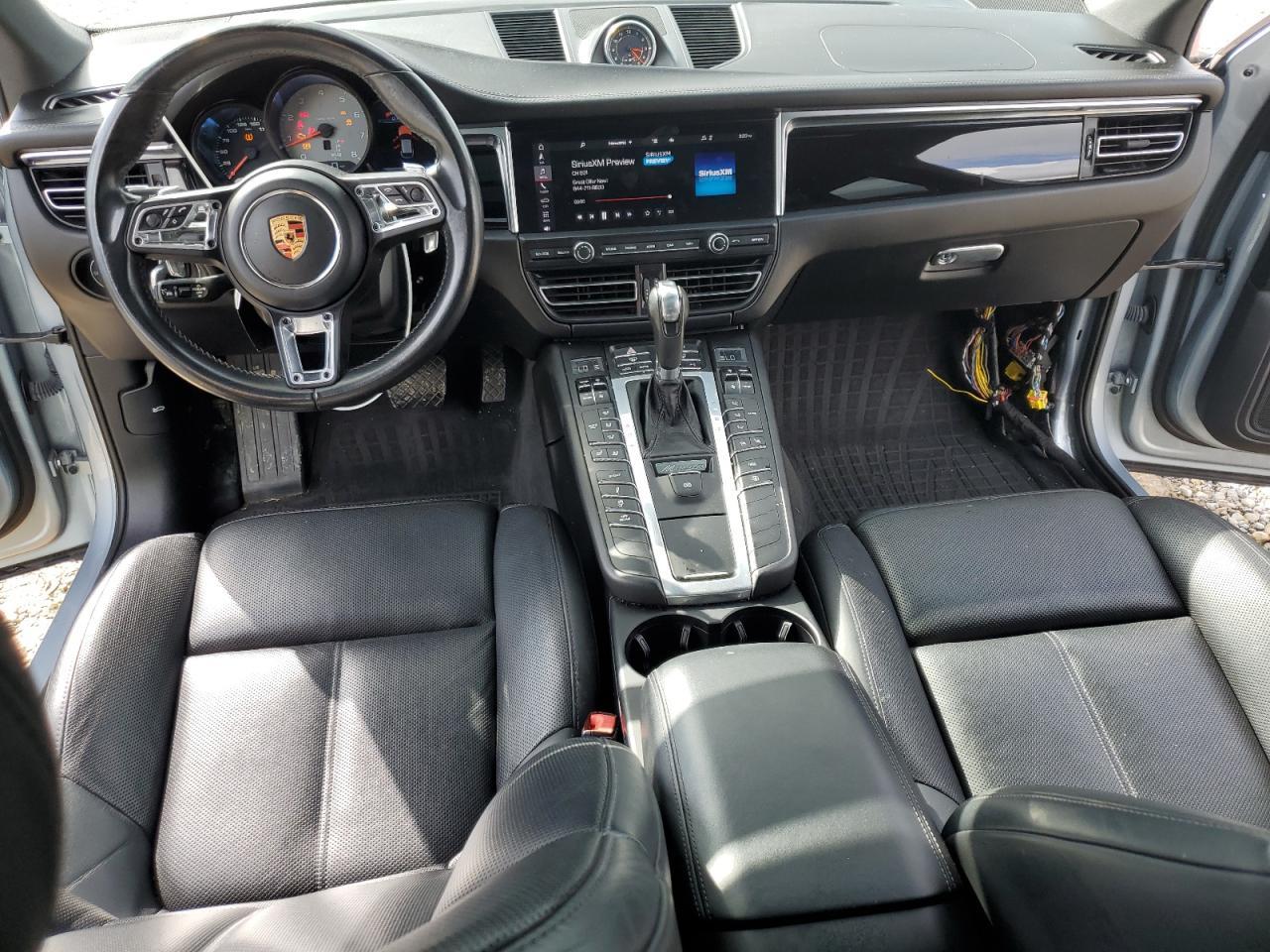 2020 PORSCHE Macan