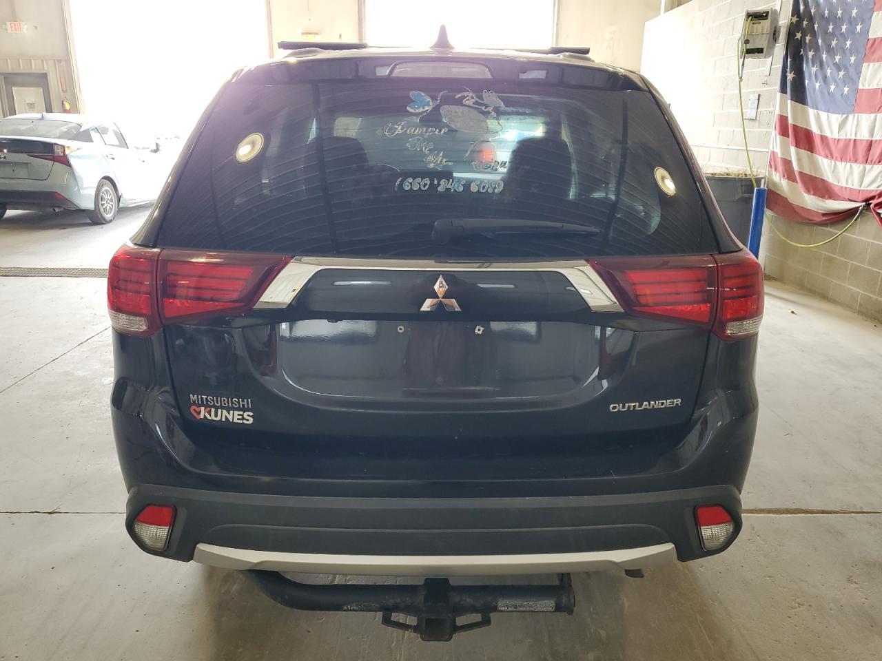 2018 MITSUBISHI outlander