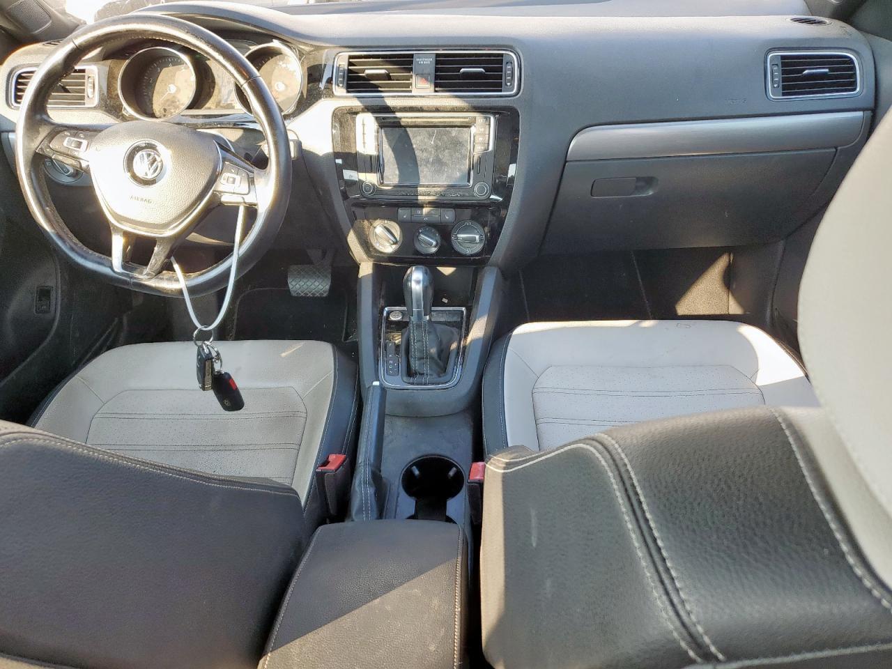 2016 VOLKSWAGEN JETTA