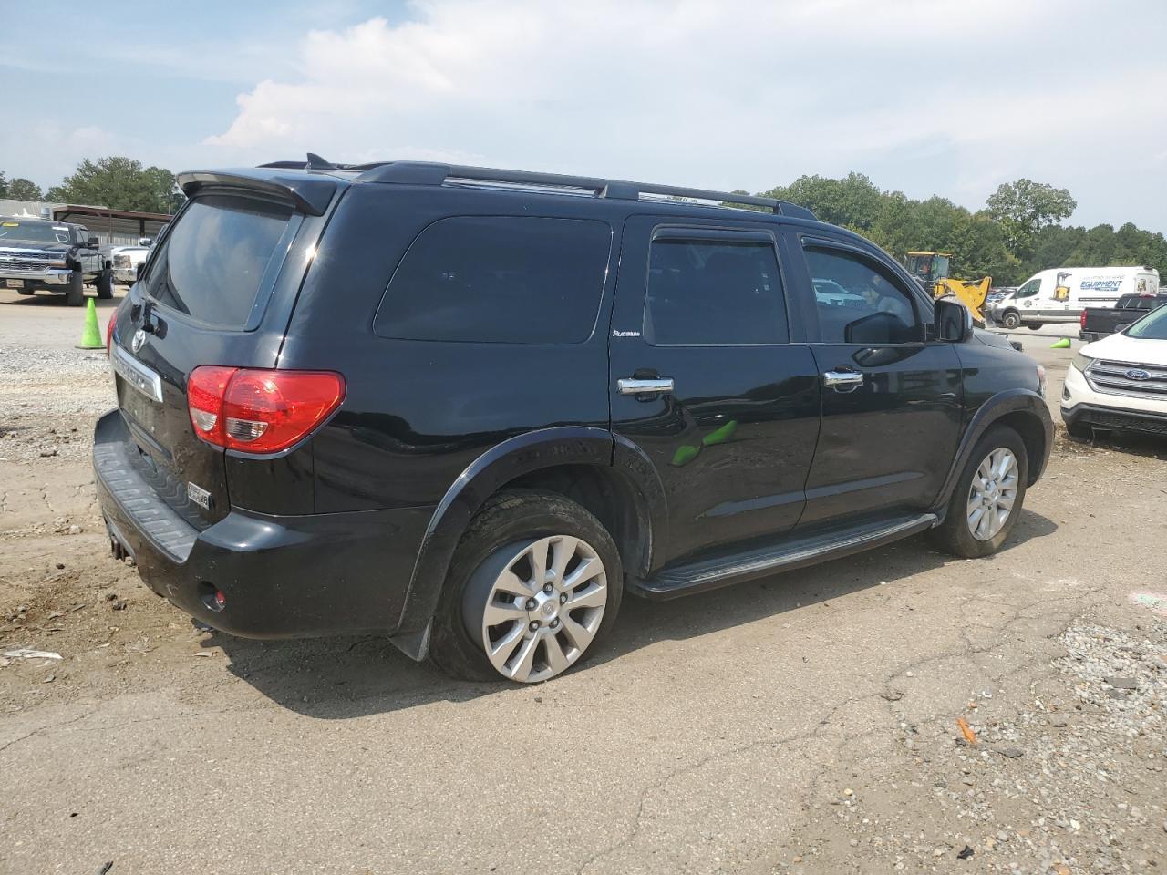 2011 TOYOTA Sequoia