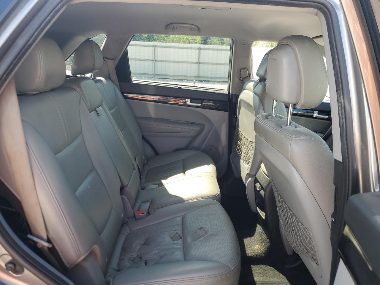 2014 KIA SORENTO