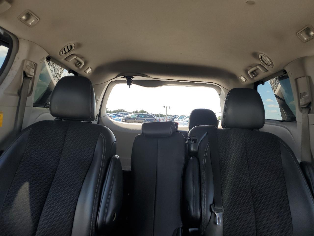 2014 TOYOTA SIENNA