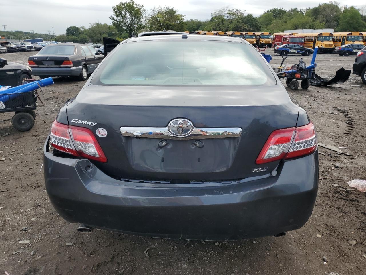 2011 TOYOTA CAMRY