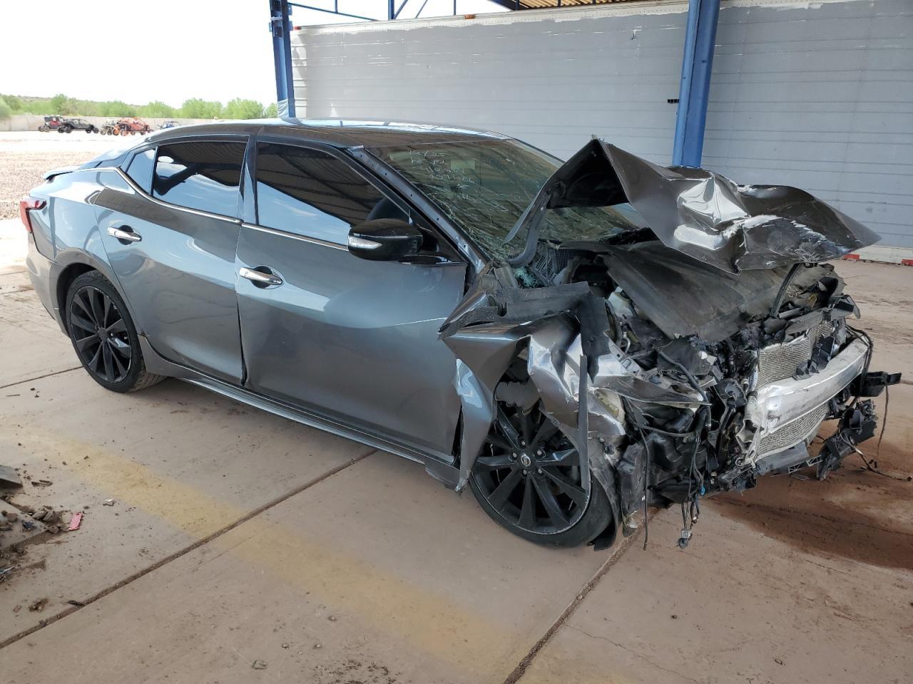 2017 NISSAN Maxima