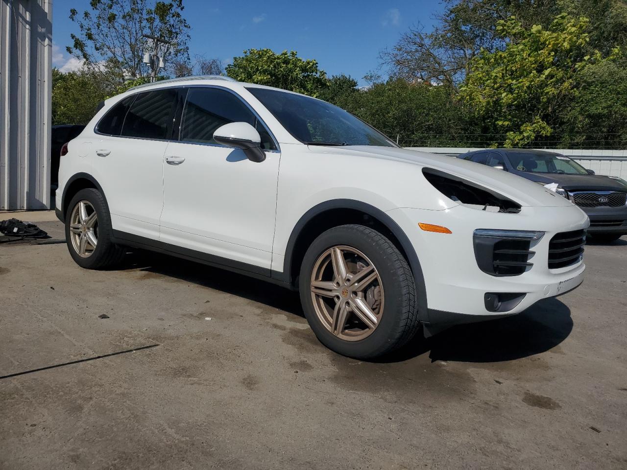2016 PORSCHE CAYENNE