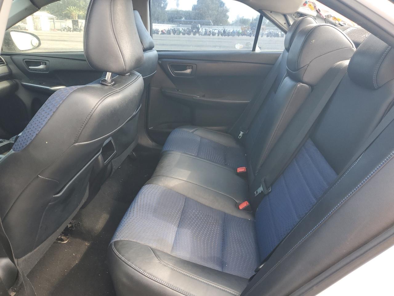 2016 TOYOTA CAMRY