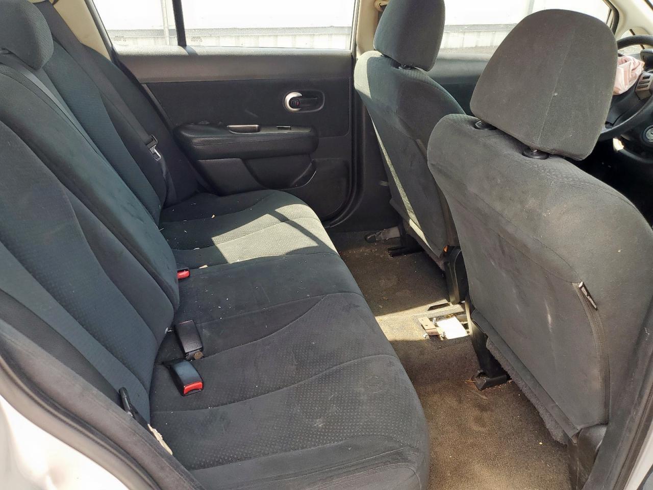 2010 NISSAN VERSA