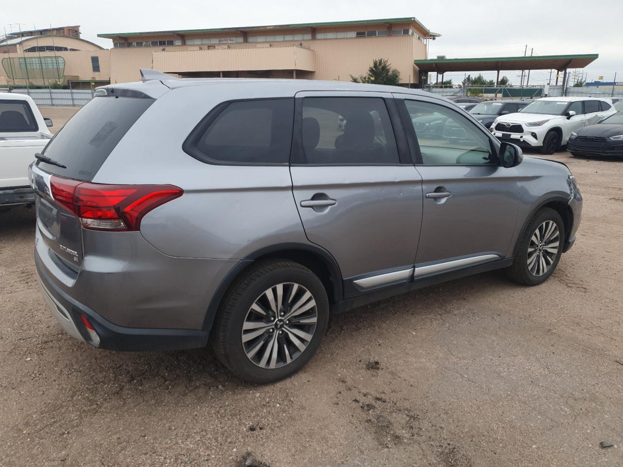 2019 MITSUBISHI outlander