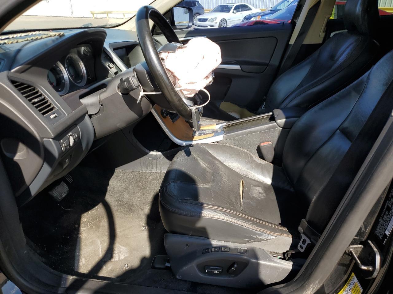 2011 VOLVO XC60