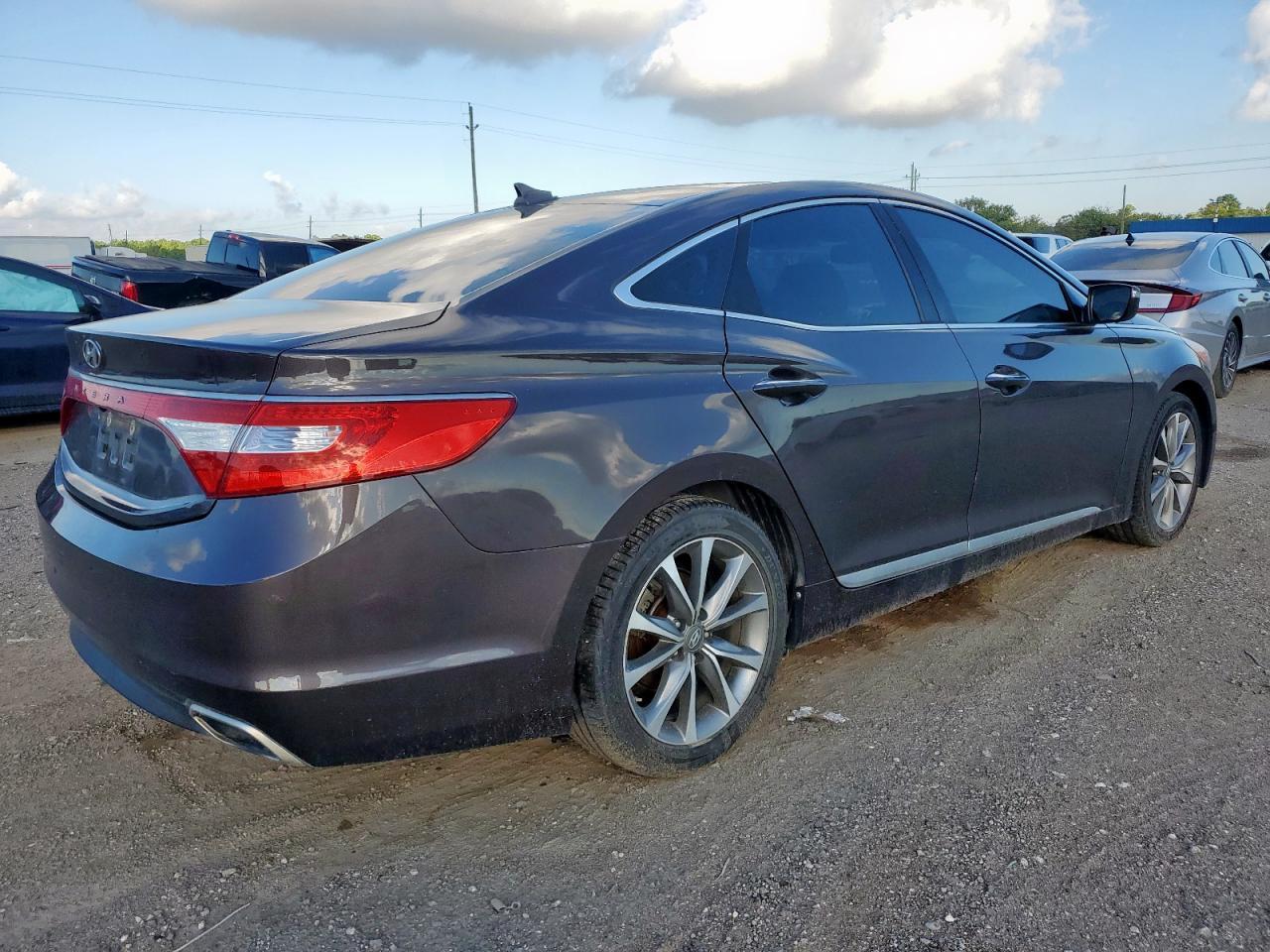 2016 HYUNDAI Azera