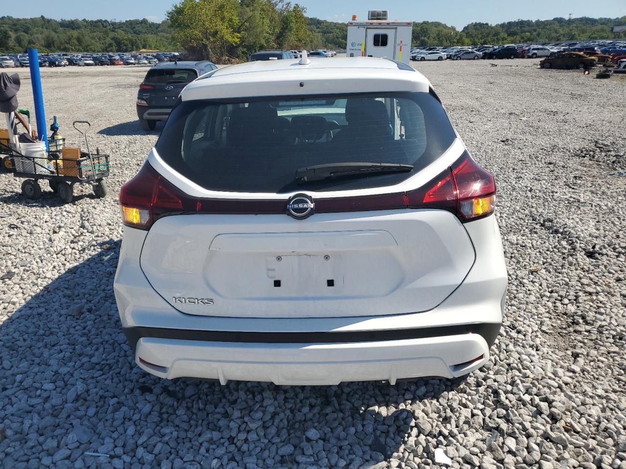 2024 NISSAN KICKS
