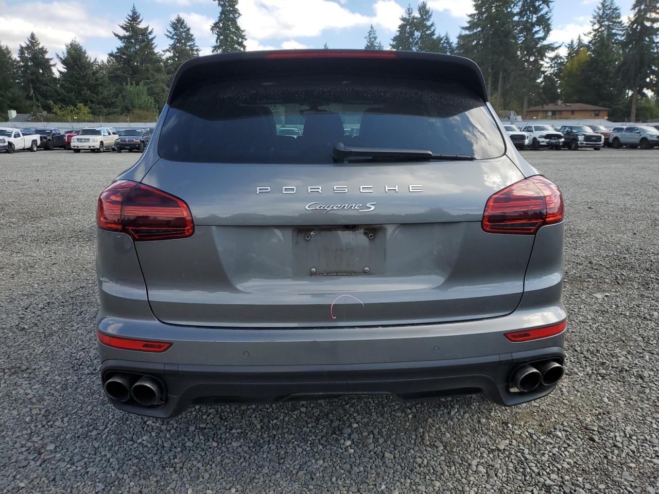2017 PORSCHE CAYENNE