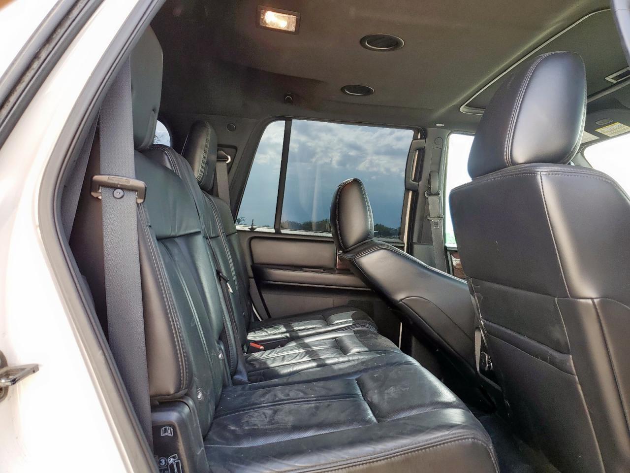 2015 LINCOLN Navigator
