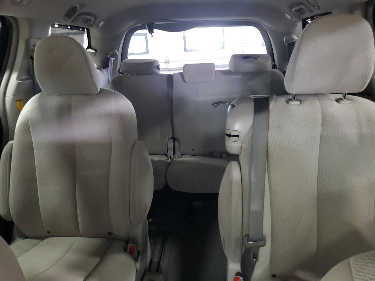 2012 TOYOTA SIENNA