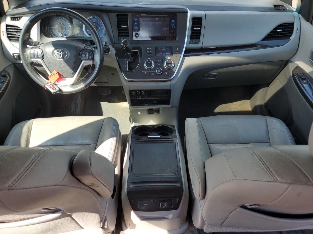 2016 TOYOTA SIENNA