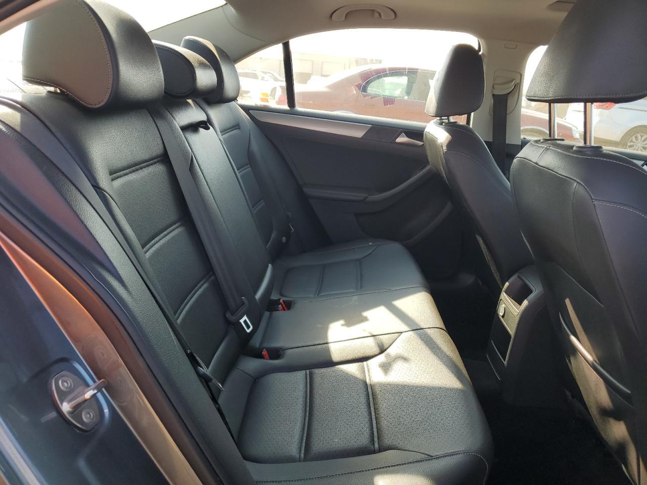 2018 VOLKSWAGEN JETTA