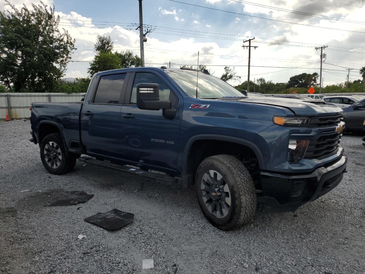2024 CHEVROLET Silverado