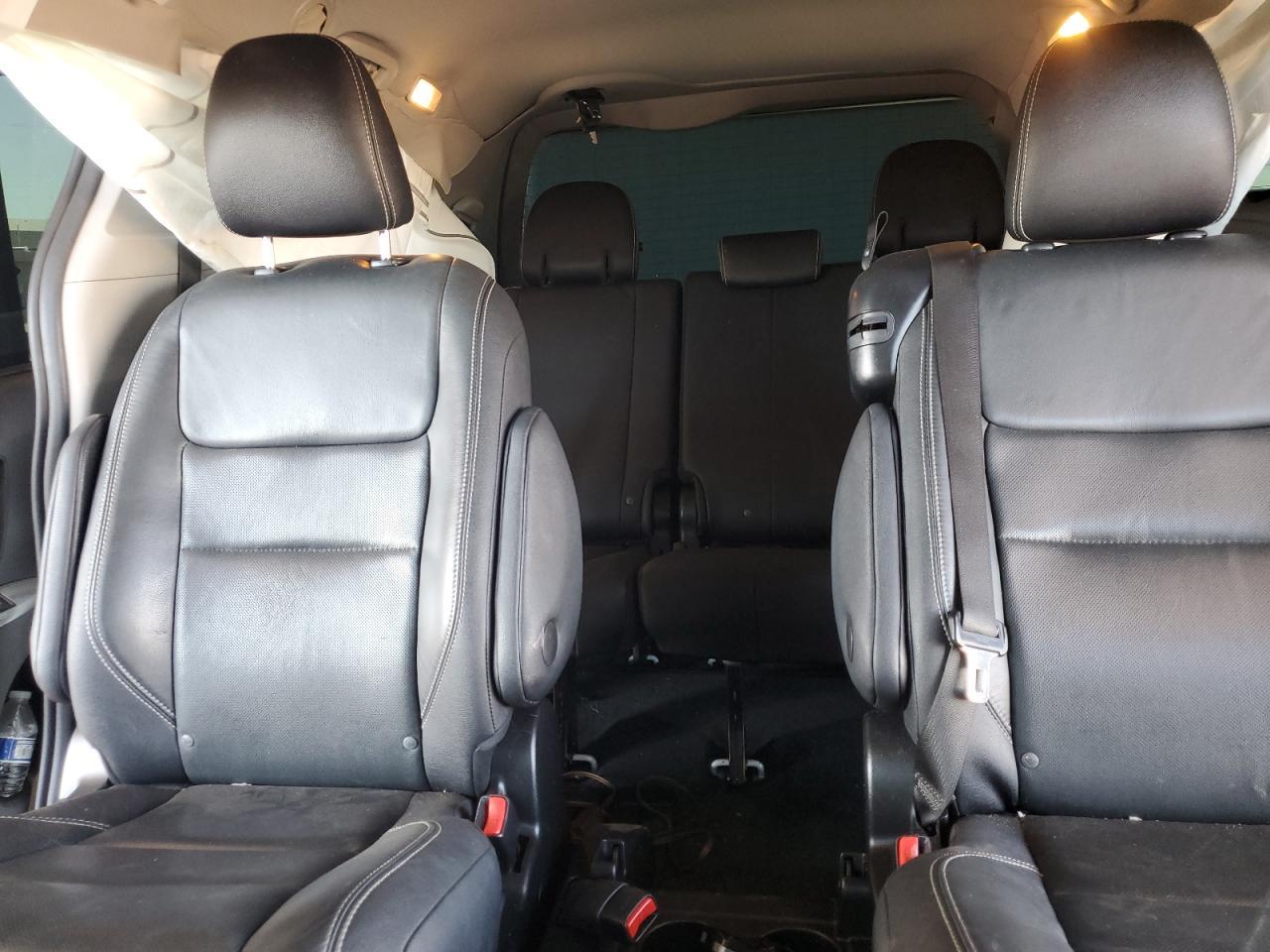 2016 TOYOTA SIENNA