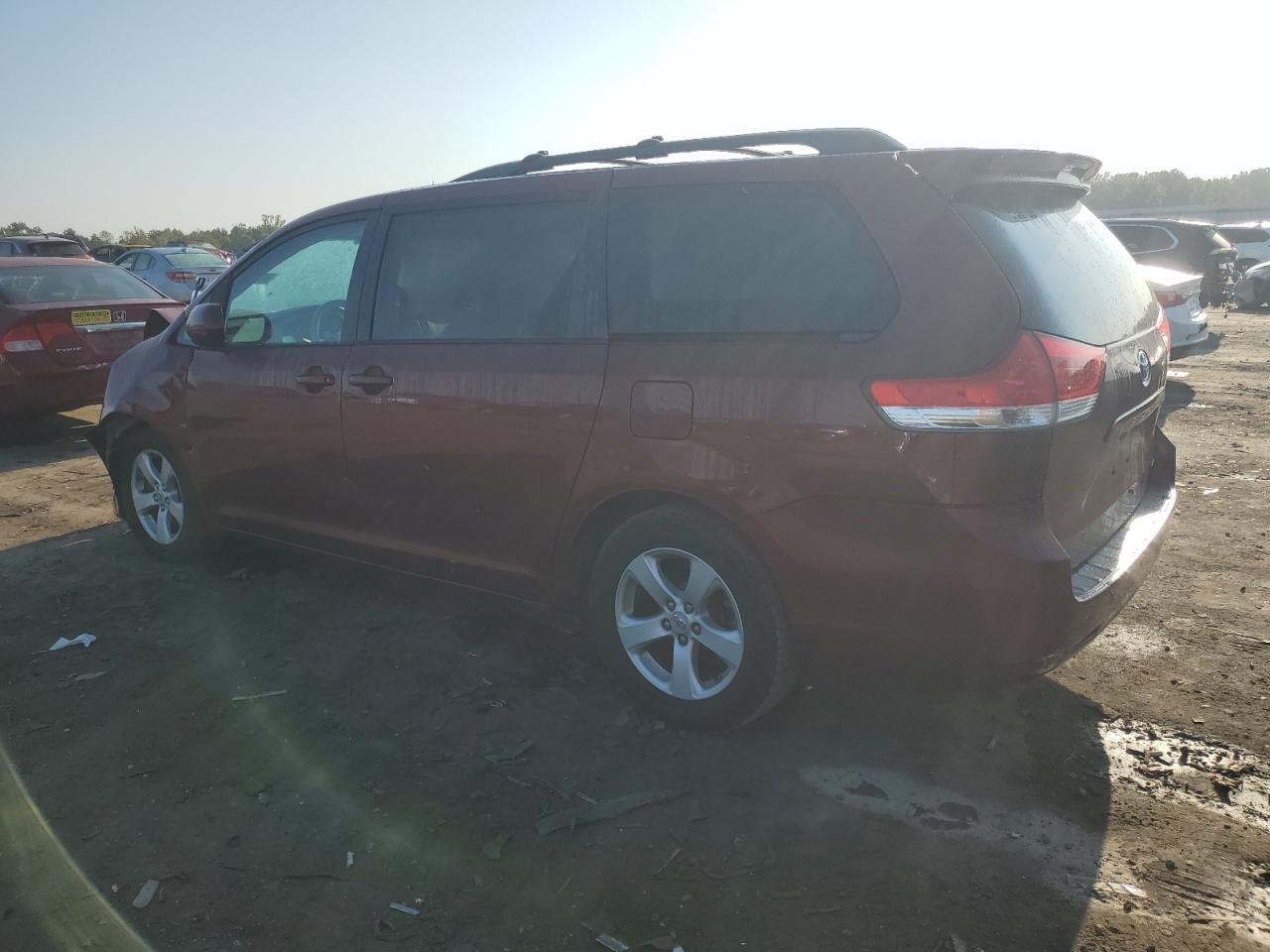 2012 TOYOTA SIENNA