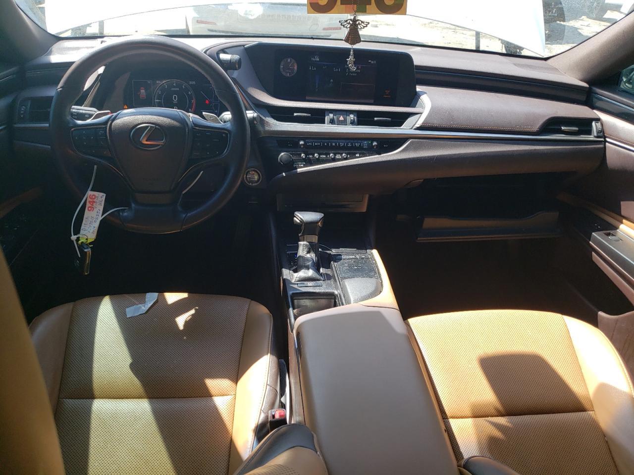 2019 LEXUS Es