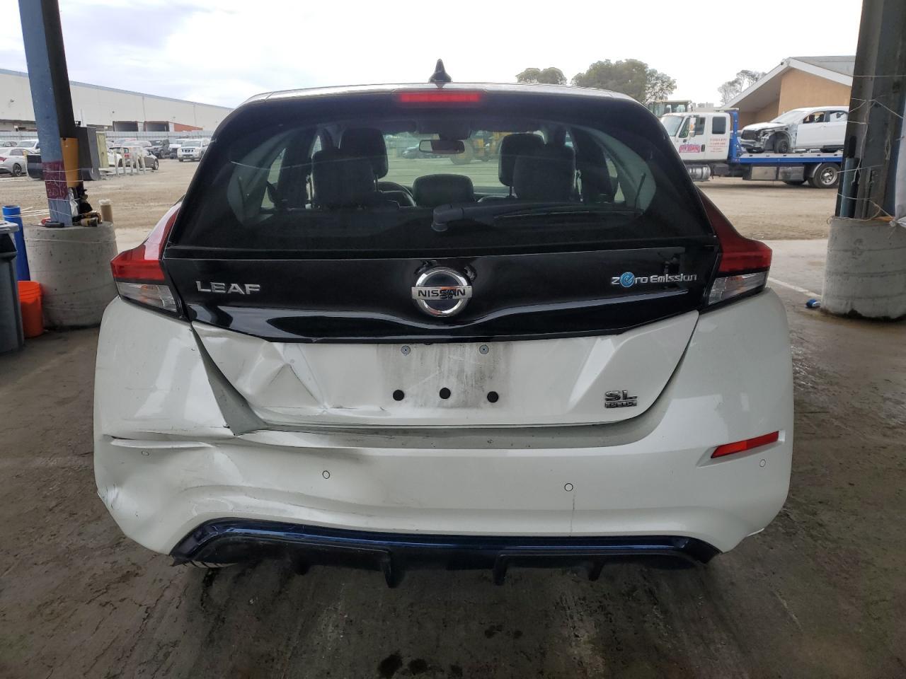 2022 NISSAN LEAF